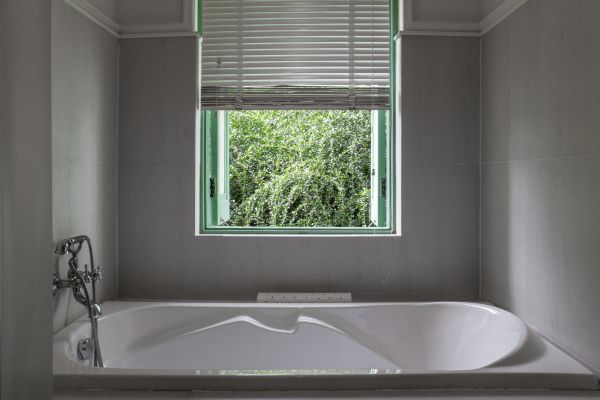 Fiberglass Tub Installation in Panama City